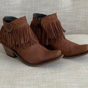 LIBERTY Black.  Medallion Leather Fringe Boots - size 7